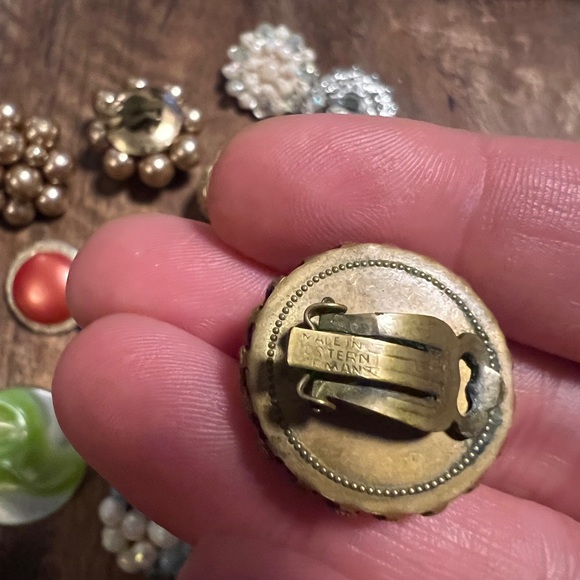 Vintage Japanese West Germany Hong Kong Clip Cluster Earrings - Picture 9 of 12